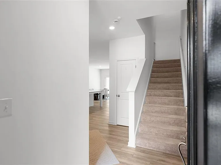 1923 Frisco Way — Photo 5
