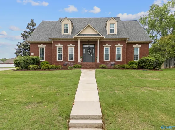 107 Thomas Woods Ct, Huntsville, AL 35806