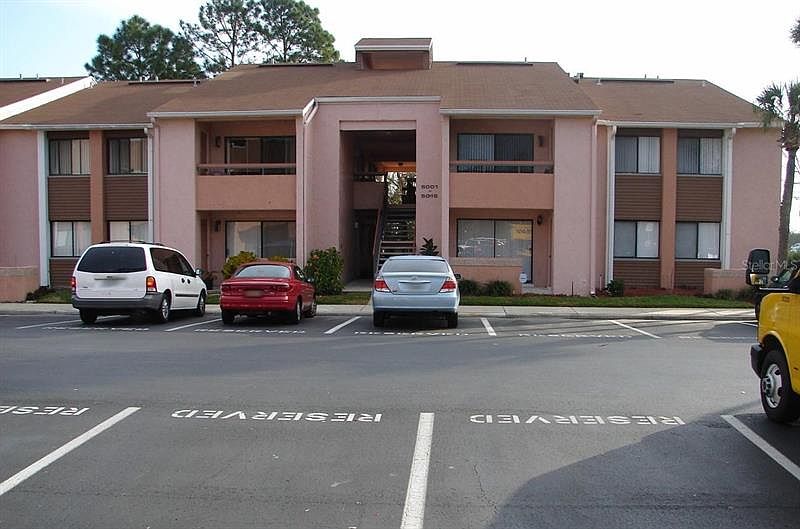 1st image of 5013 Vineland Rd #108