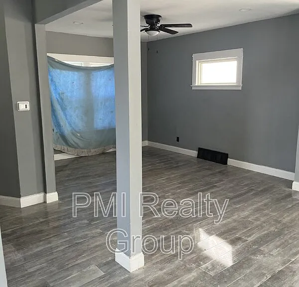 12203 Castlewood Ave — Photo 3