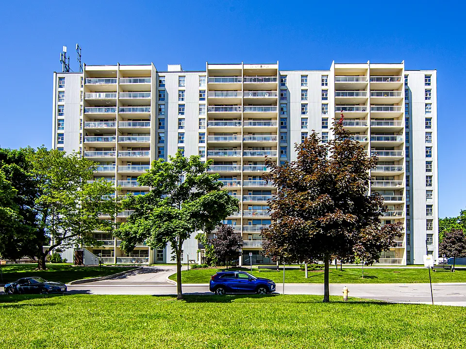 110 Inverlochy Blvd
