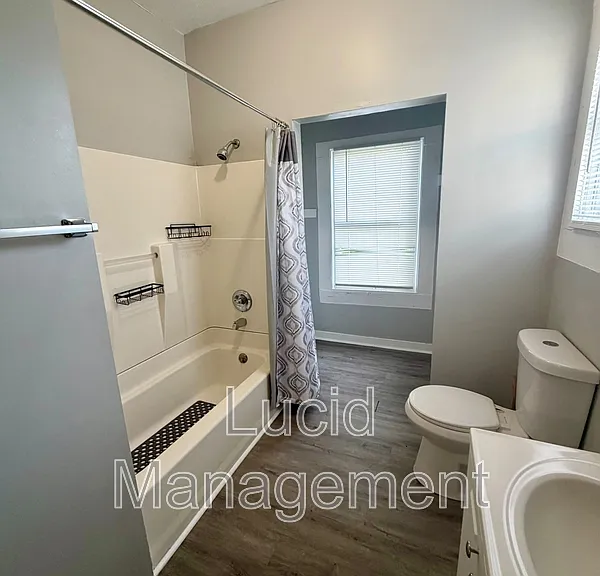208 Ottawa Ave #1 — Photo 9