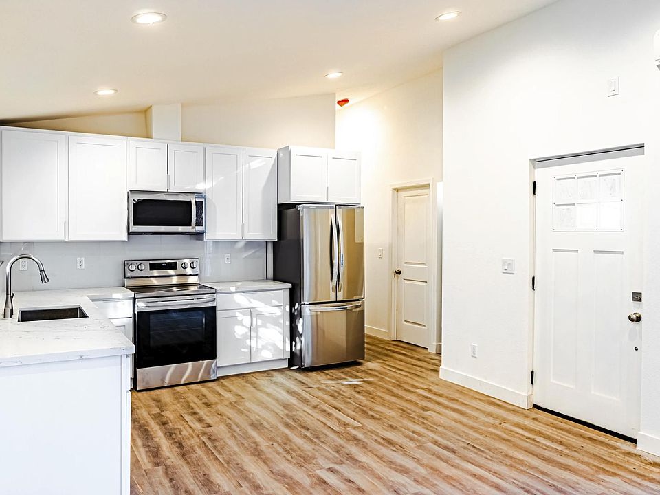 1st image of 365 N 11th St Unit 2