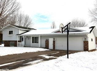 1514 Oxford Ln, Saint Cloud, MN 56303