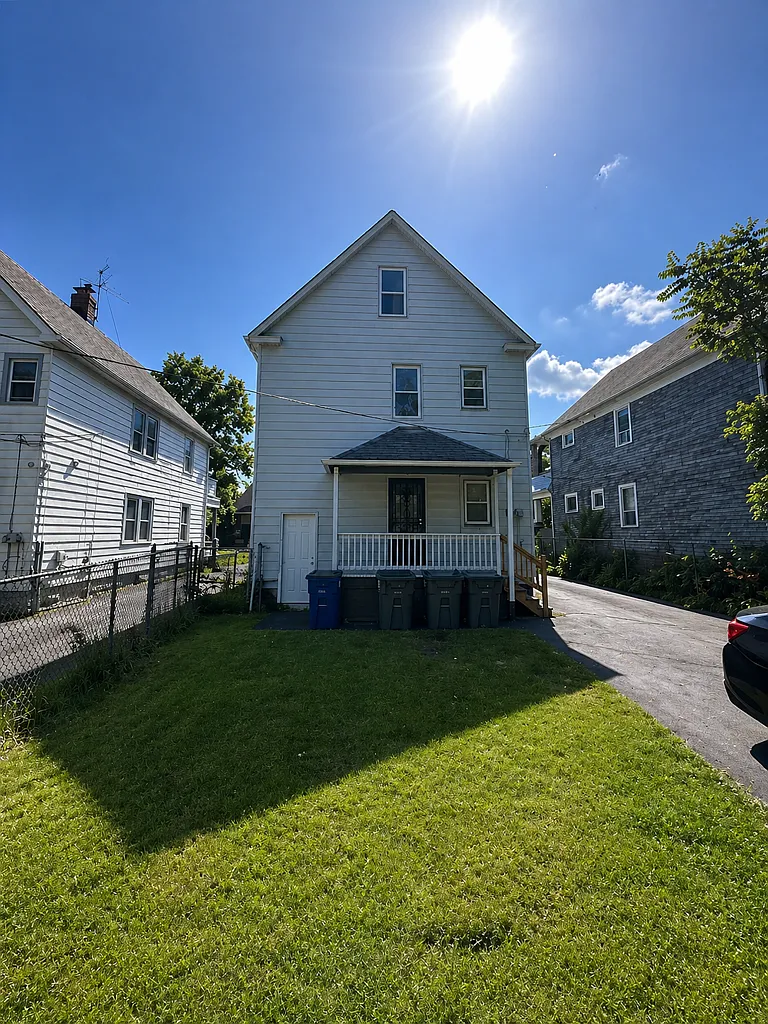 Building Photo - 2814 E 118th St #2