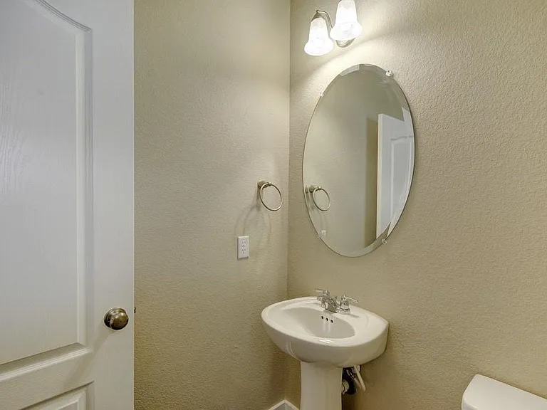 708 Coconut Grv — Photo 22