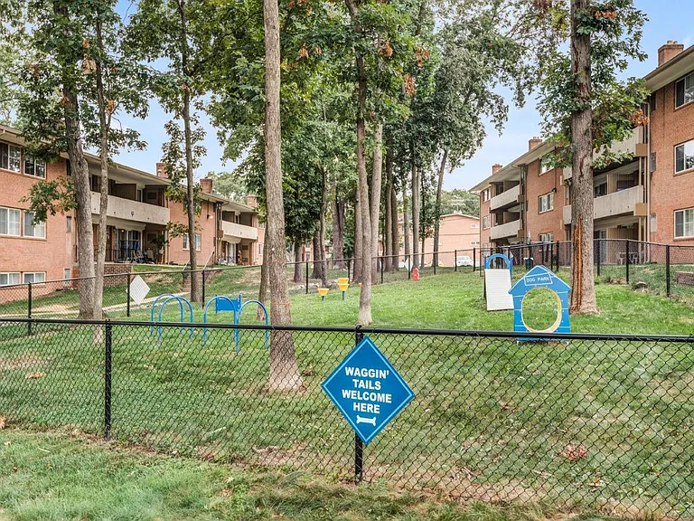 Brookdale at Mark Center Apartment Homes — Photo 27