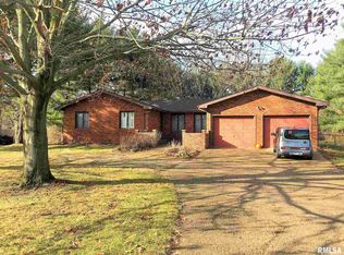 233 Country Lake Rd, Springfield, IL 62711