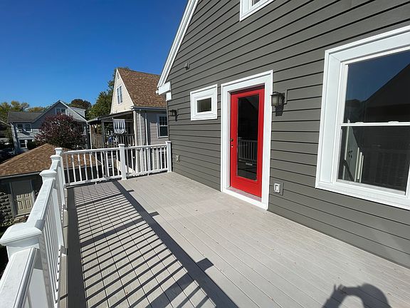 Upstairs private deck