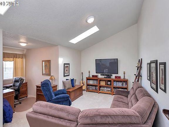 2nd image of 30723 SW Kensington Dr