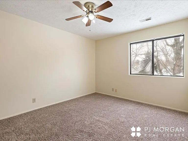 Oakbrook Apartments — Photo 15