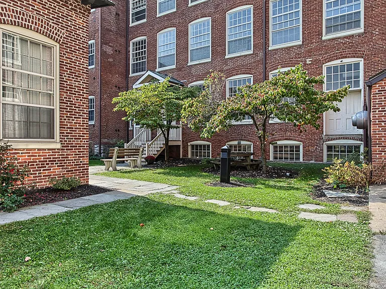 Peach Alley Court — Photo 6