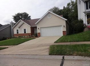 831 Heron Woods Dr, Ballwin, MO 63021