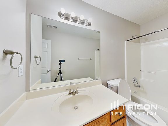 5th image of 314 Stone Meadow Dr