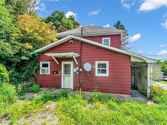 2nd image of 180 Cody Rd