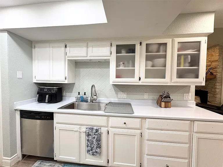 1404 Cedar Park Dr — Photo 14