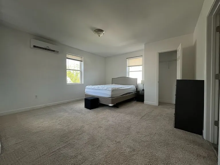 202 Broadway St #202 — Photo 4