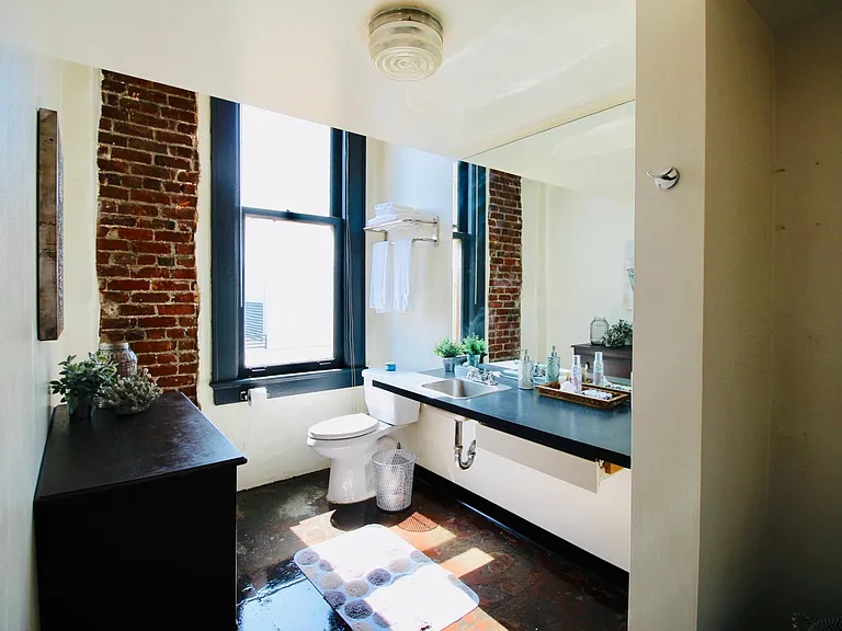 The Continental Lofts — Photo 8