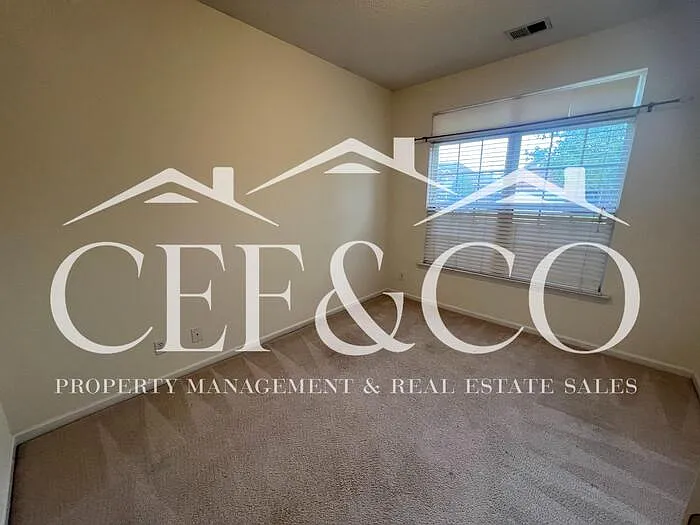 729 Lanyon Ln — Photo 11