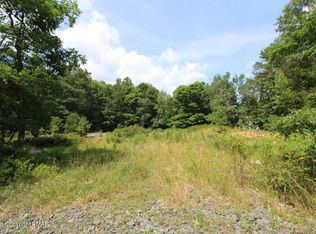 98 Old Stage Rd, Albrightsville, PA 18210