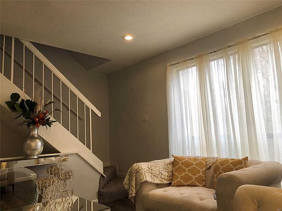 2nd image of 11124 Whispering Oaks Dr