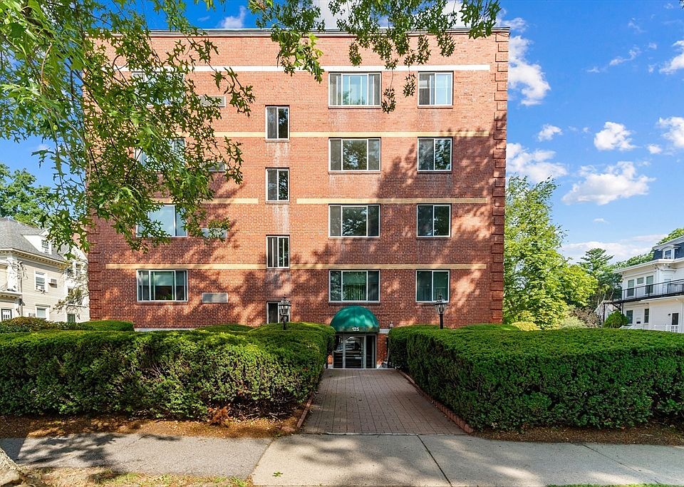 1st image of 125 Pleasant St APT 201