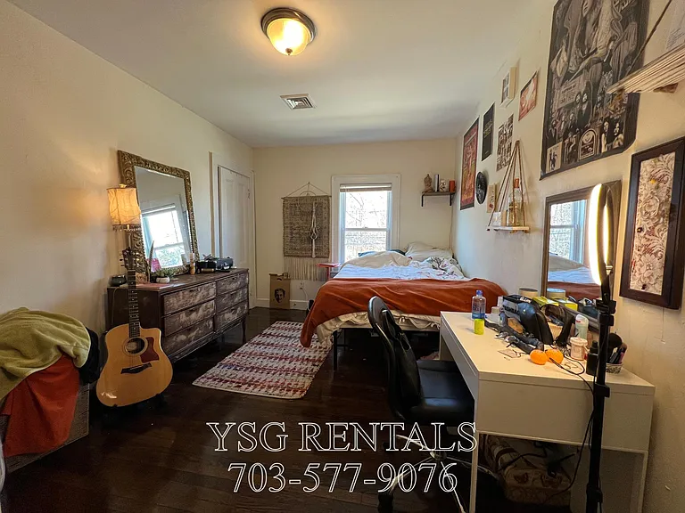 235 Everett St #235 — Photo 32