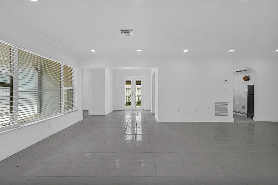 3 bed, 1292 sqft, $3,000 — Photo 4