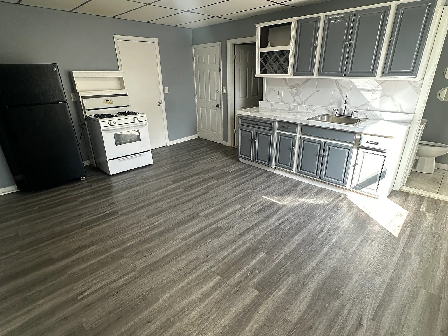2 bed, 700 sqft, $1,200 — Photo 1