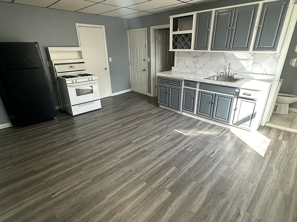 28 Hickory St #N1