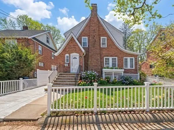 1103 Morton St, Mattapan, MA 02126