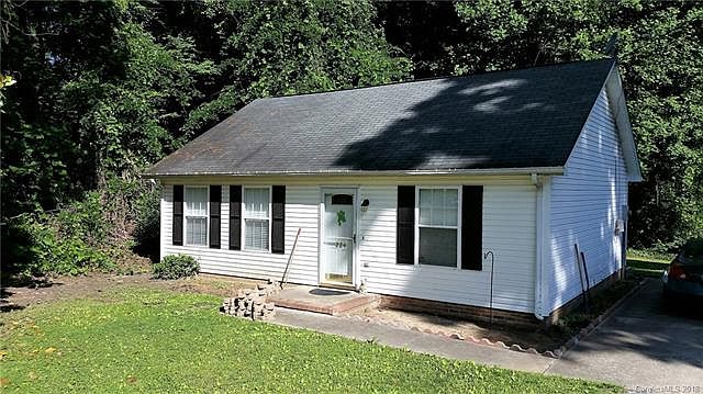 1st image of 224 W Hilltop Cir