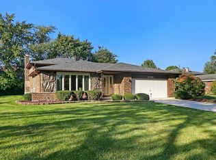 1730 Holly Ave, Darien, IL 60561