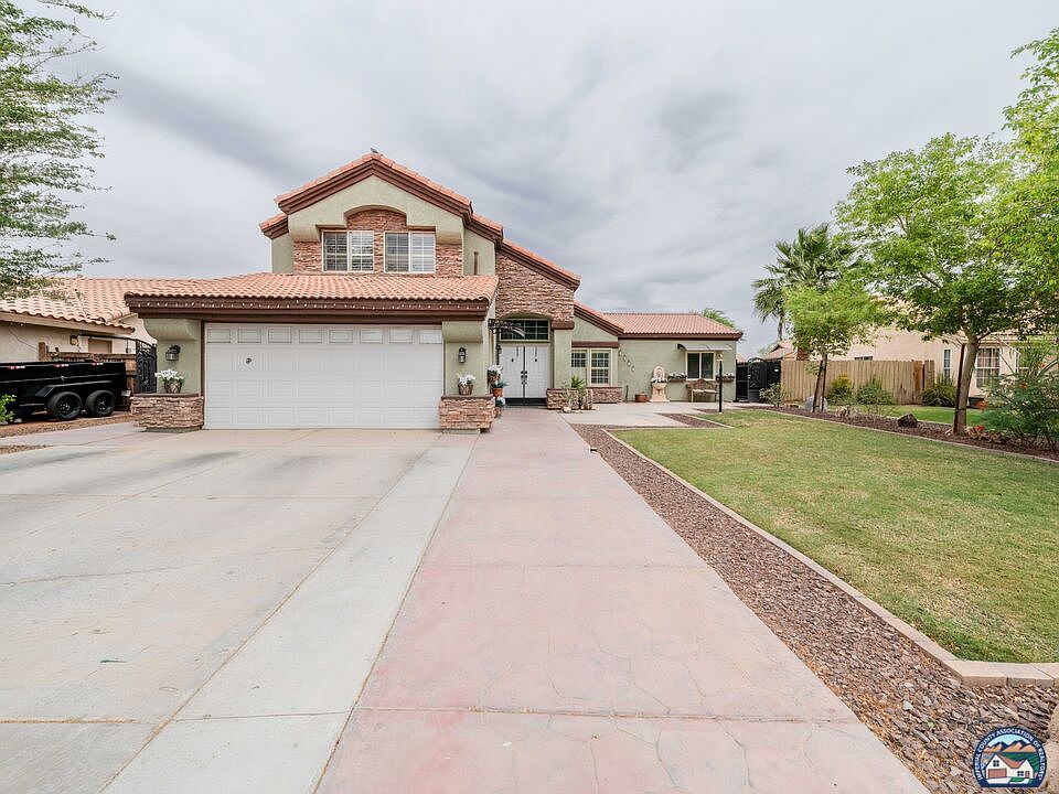 1st image of 1013 Zapata St