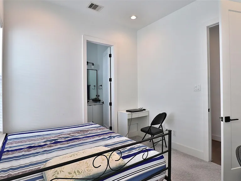 2637 Jackson St — Photo 23