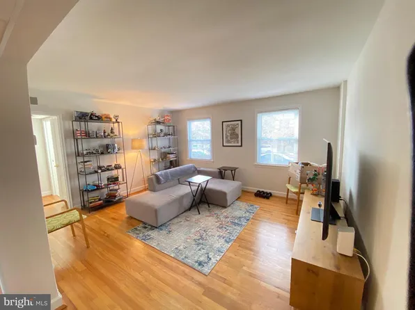 706 S Fayette St APT 12, Alexandria, VA 22314