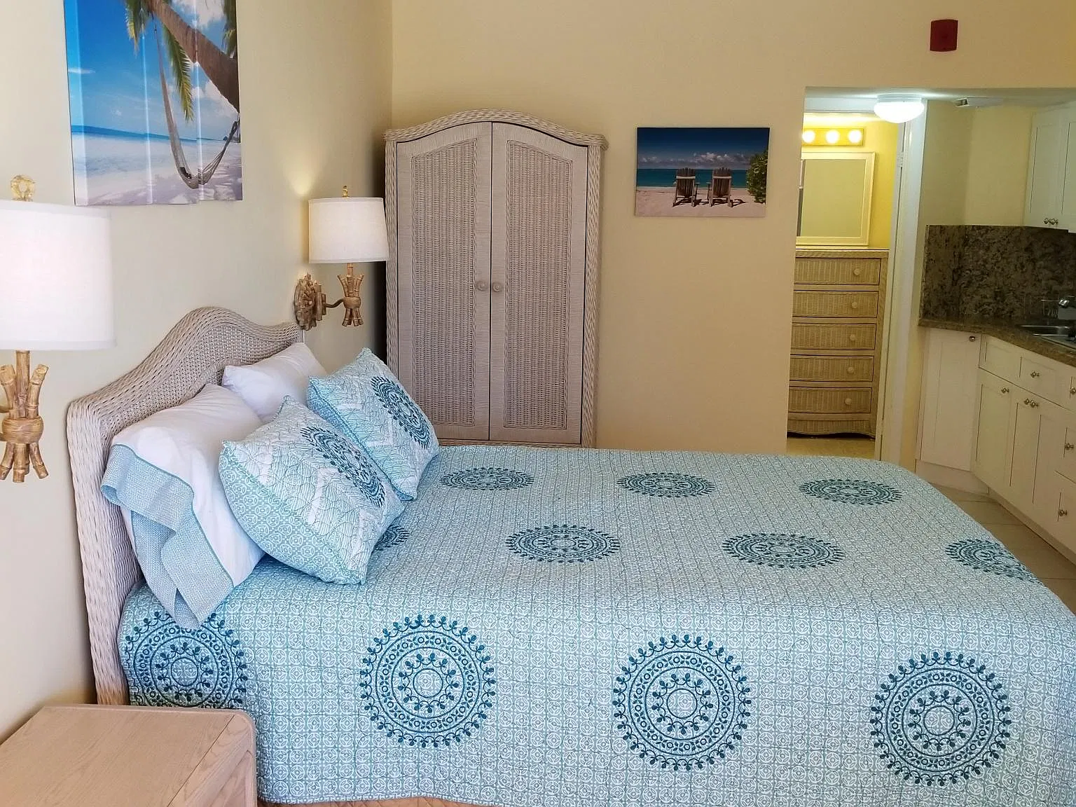18335 Collins Ave — Photo 2