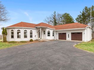 2769 White Rd, Frankfort, MI 49635