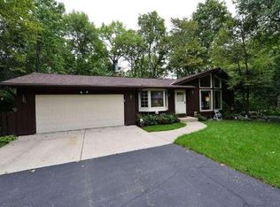5044 Deerwood Dr, Racine, WI 53406