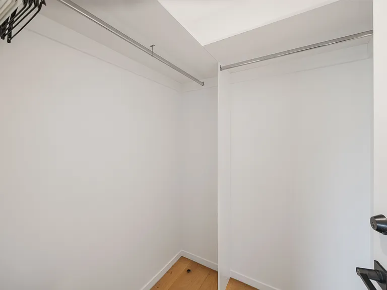 462 N Croft Ave — Photo 45