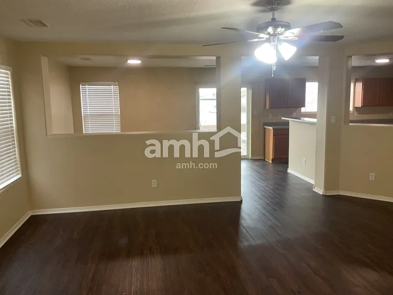 5205 Caprock Dr NE — Photo 5