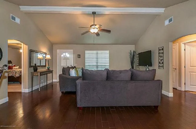 3907 Arden Rd — Photo 2
