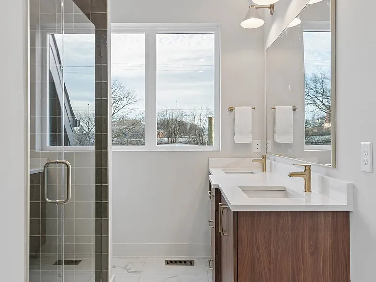3916 Delaware Ave — Photo 30