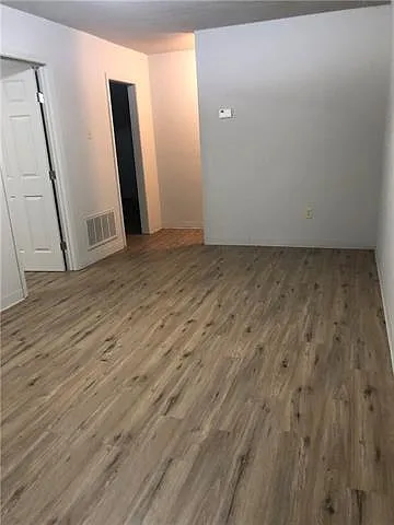 1 bed, 1.0 bath, 650 sqft, $1,100 — Photo 2