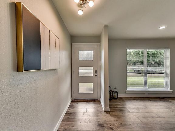 2nd image of 1305 Monterrey Dr
