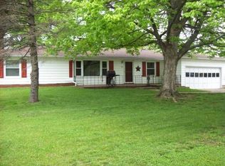 8 Hillcrest Dr, Mount Vernon, IL 62864