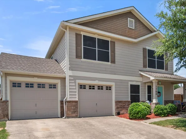 1704 Village Park Ct, Burleson, TX 76028