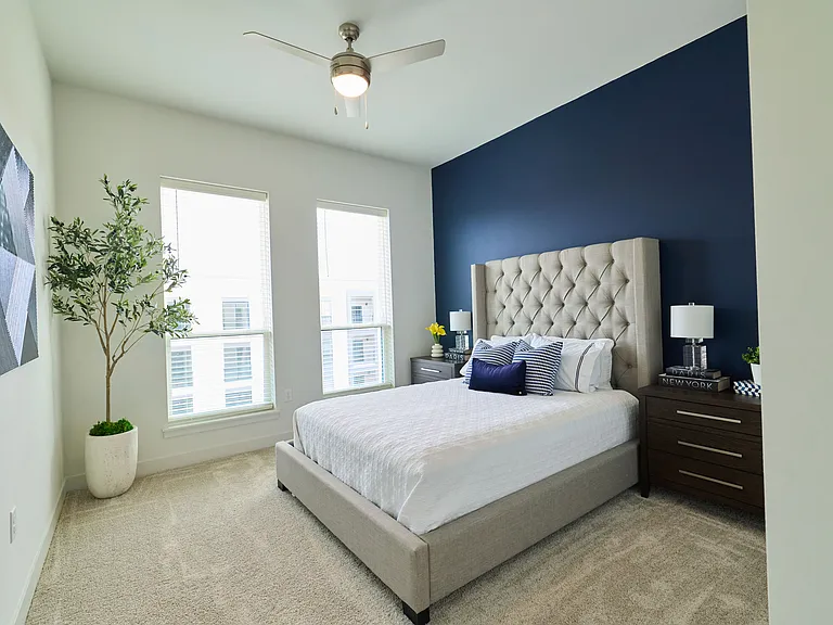 The George Apartments — Photo 6