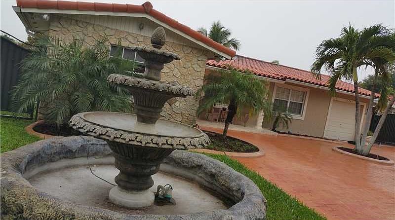 2nd image of 13240 SW 68th St
