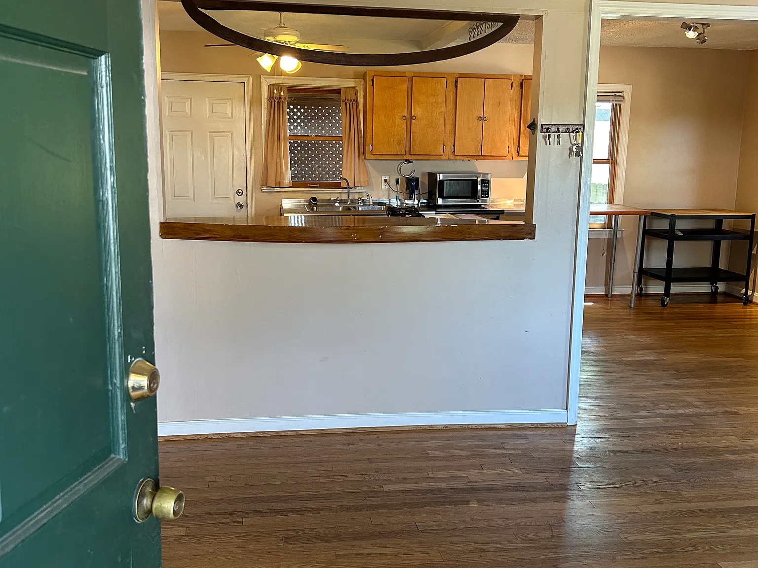13 Aberdeen St NE — Photo 3